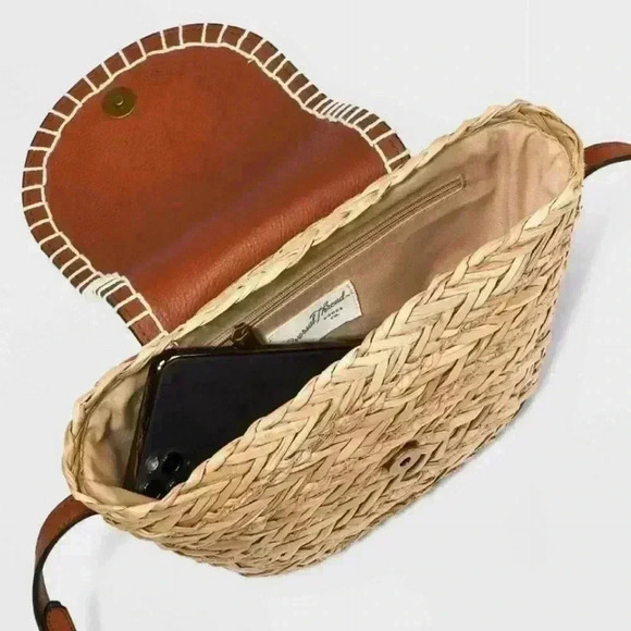 Universal Thread Brown Faux Leather Straw Crossbody Bag Purse - Picture 3 of 12